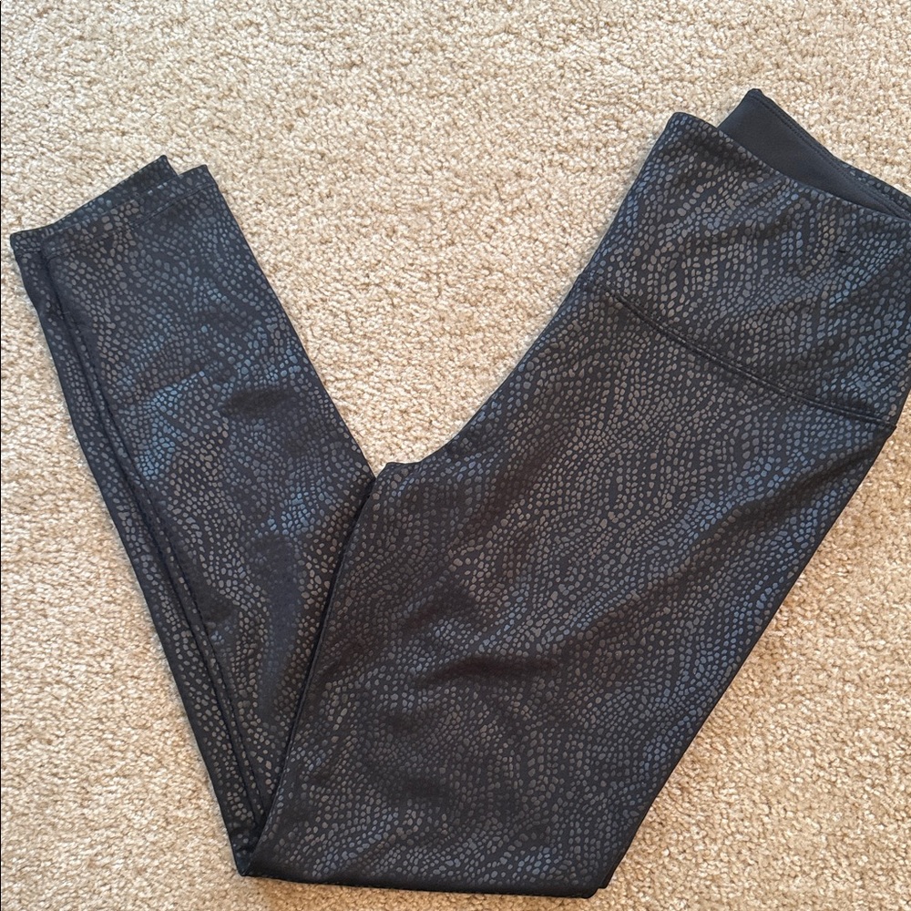 Simply Vera black metallic pull on leggings pants